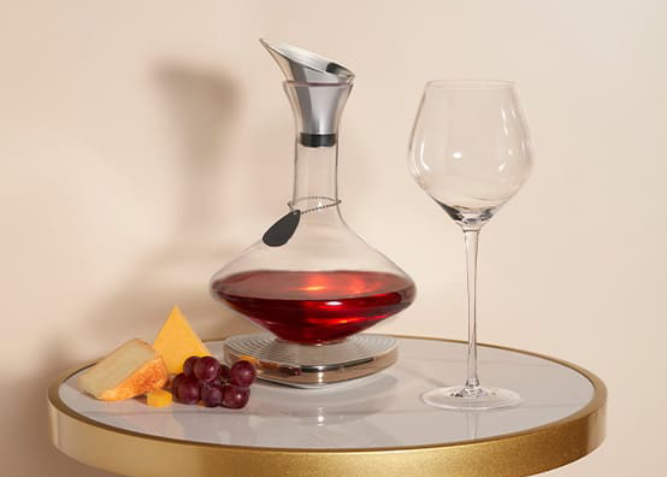 Shaze Wavemaker Wine Decanter with the Arch 